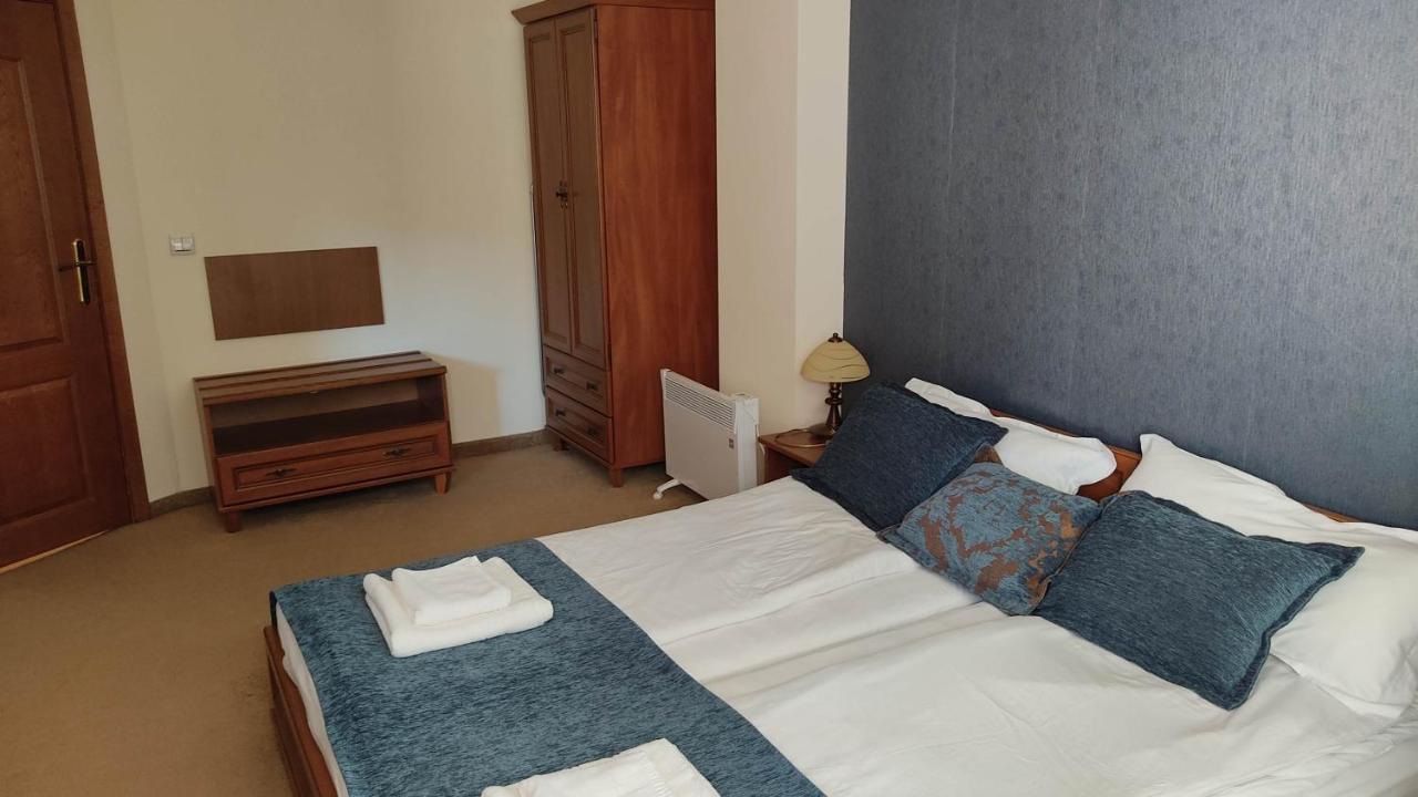 Annett Apartments At Emerald Hotel 班斯科 外观 照片