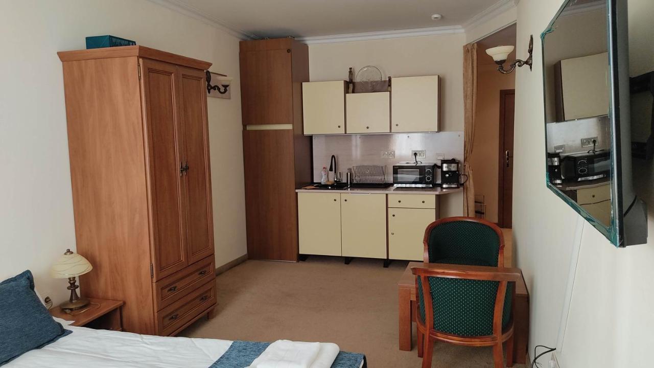 Annett Apartments At Emerald Hotel 班斯科 外观 照片